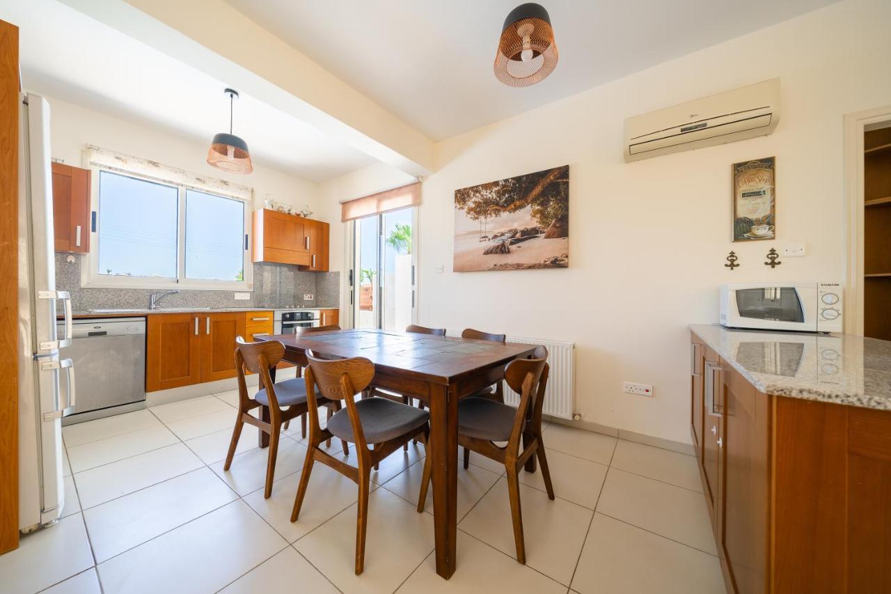 Atlantica 4 Bedroom Villa Near The Beach Protaras Dış mekan fotoğraf
