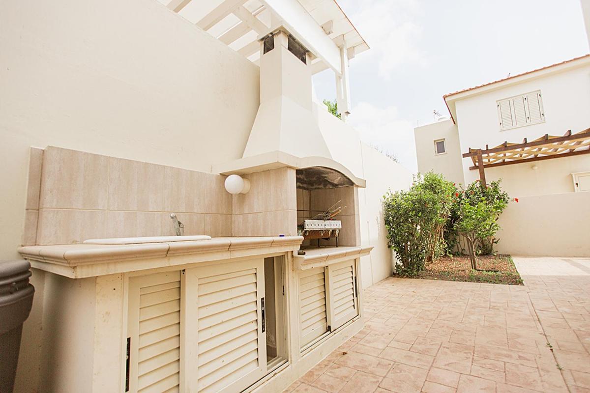 Atlantica 4 Bedroom Villa Near The Beach Protaras Dış mekan fotoğraf